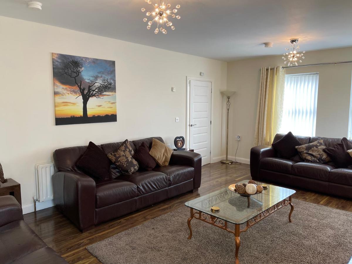 Luxury Portrush Holiday Homes - The Grange, Portrush Sleeps 13 - 6 Bedrooms Luaran gambar